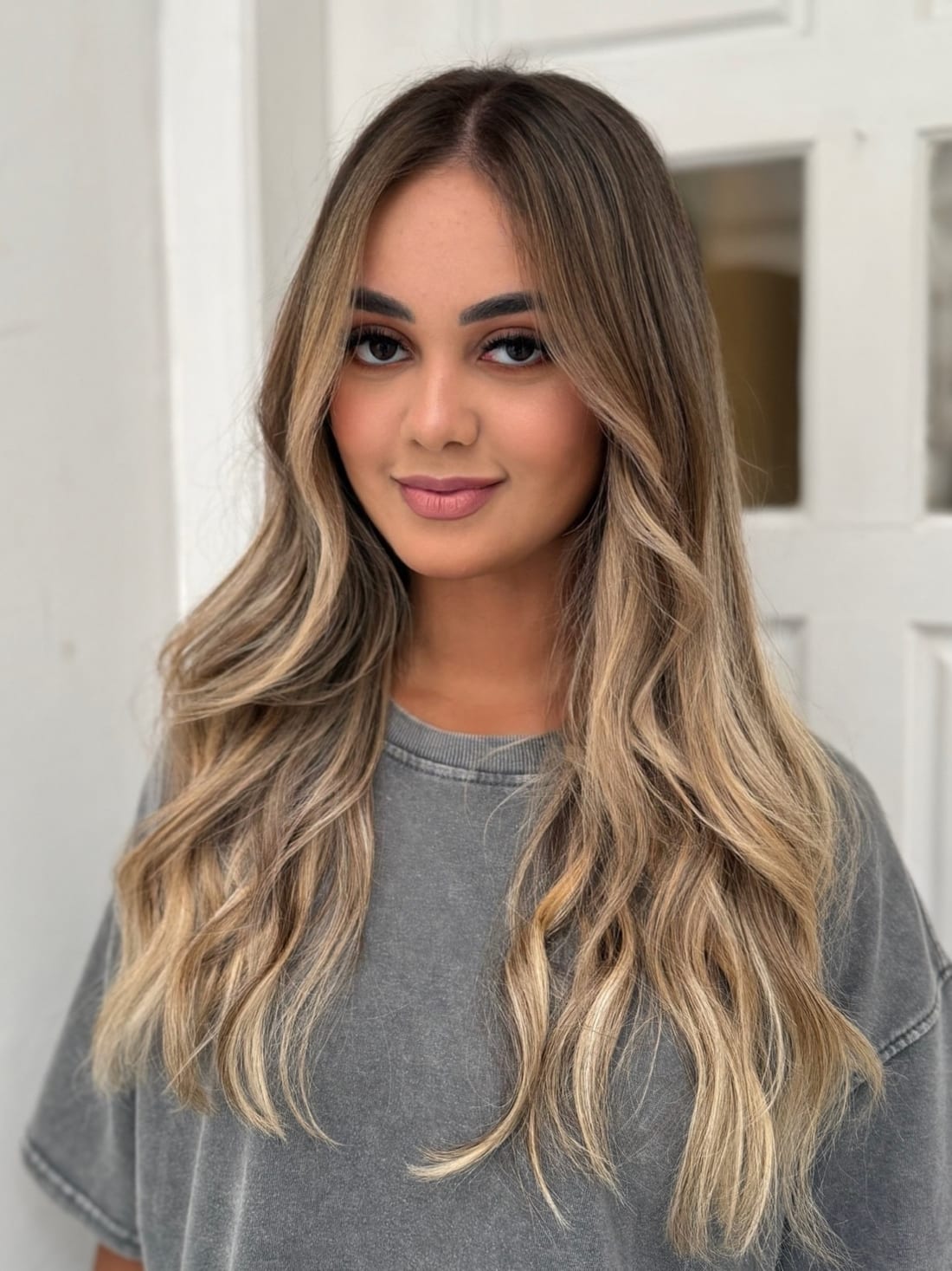 Cabelo longo ondulado iluminado